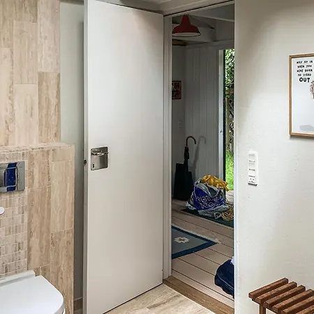 Lovely Pet-friendly In With Kitchen