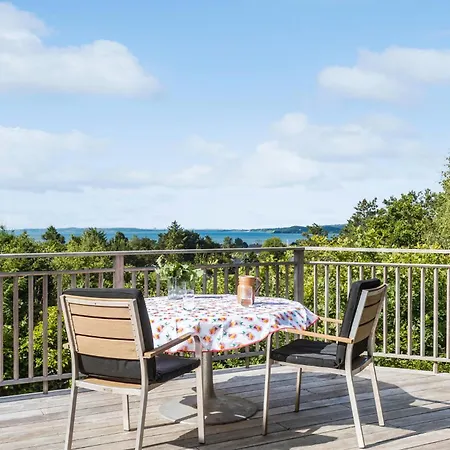 Lovely Pet-friendly In With Kitchen